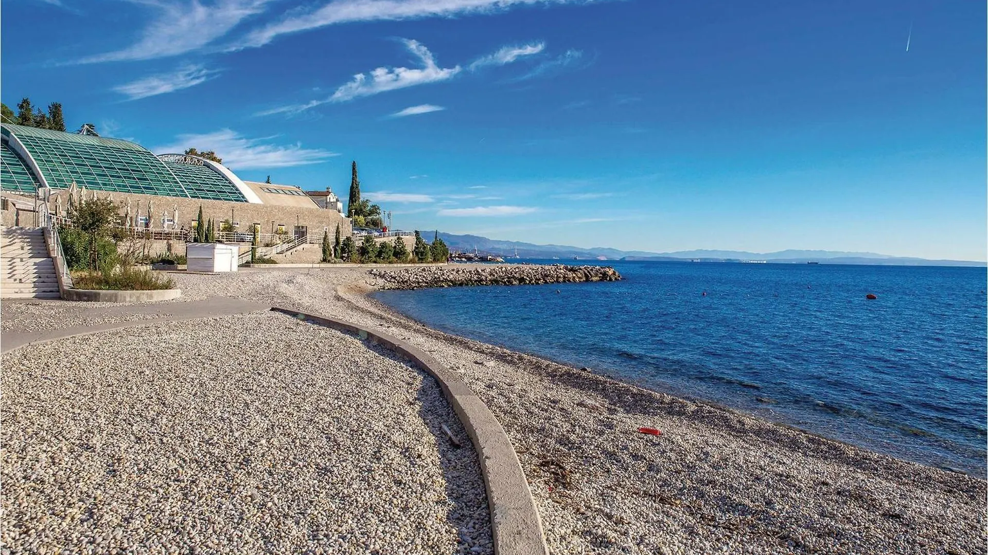 Awesome Apartment In Rijeka With Jacuzzi 0*,