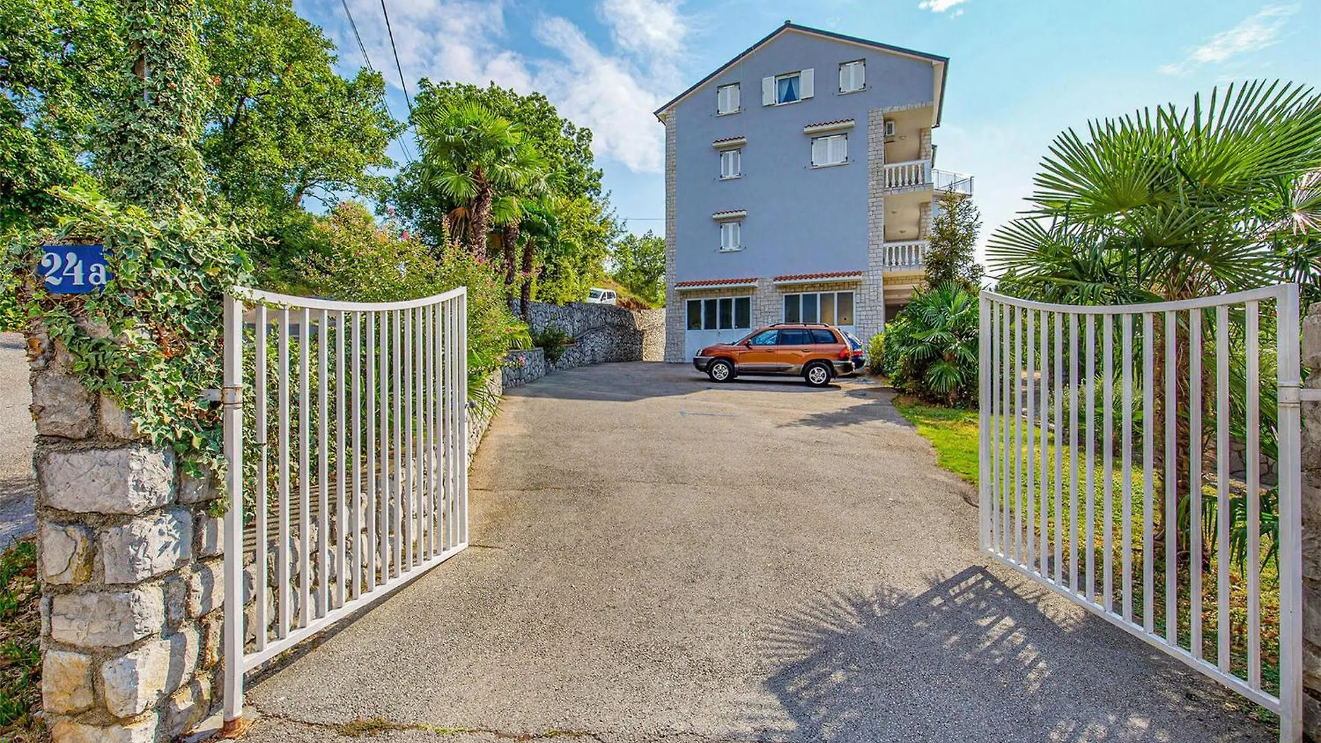 Awesome Apartment In Rijeka With Jacuzzi